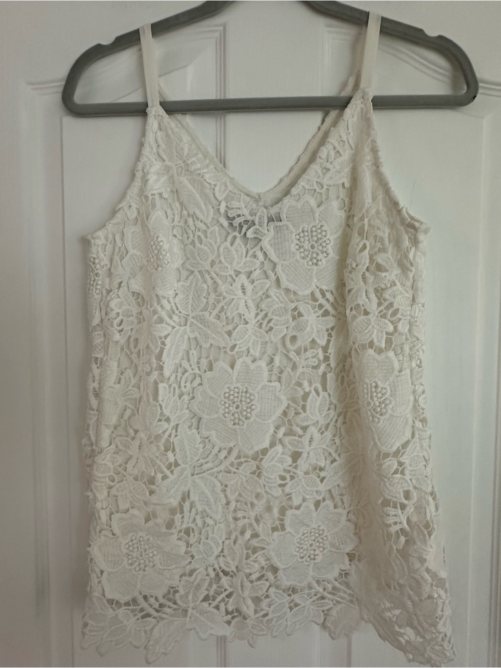 White House Black Market Ivory Floral Lace Camisole Top!